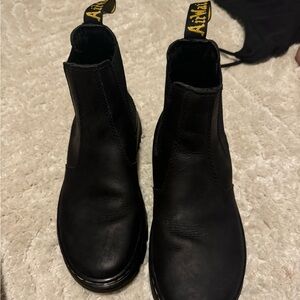 Dr Marten 2976 Slip Resistant Leather Chelsea Boots